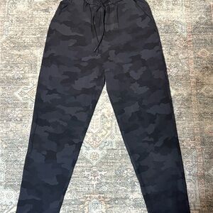 Lululemon Athletica Black Sweatpants with Urban Camo